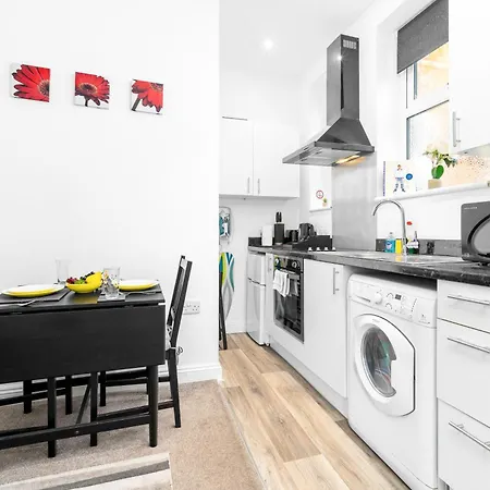Emerald Delightful Moseley Mews, By Staystaycations * Birmingham