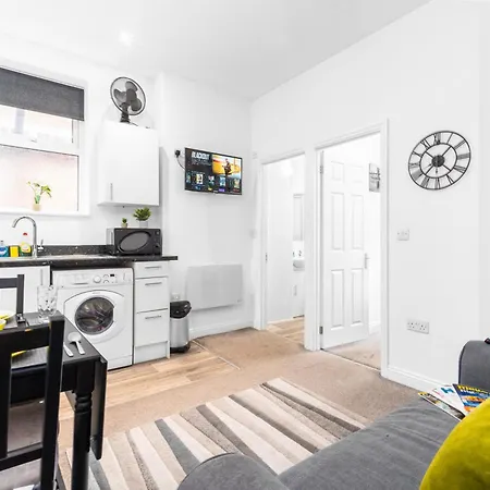 Apartment Emerald Delightful Moseley Mews, By Staystaycations