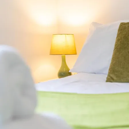 Apartment Emerald Delightful Moseley Mews, By Staystaycations Birmingham