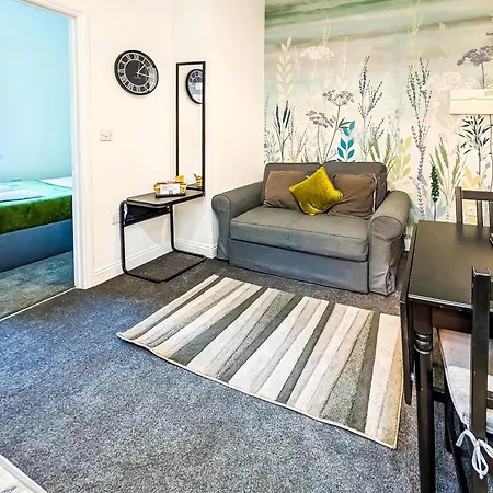 Apartment Emerald Delightful Moseley Mews, By Staystaycations